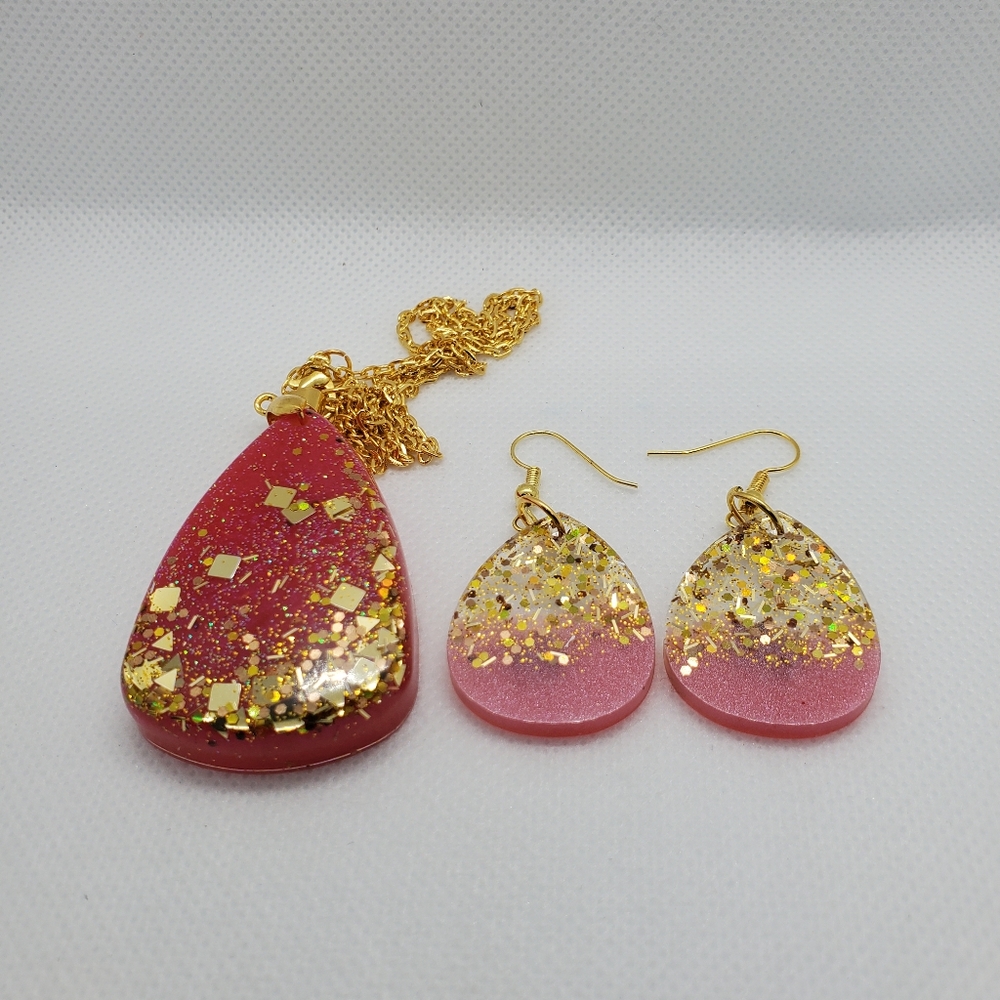 Elegant Gold and Pink Jewelry Set